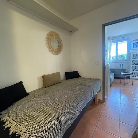 De 25m2 * Roquebrune-sur Argens